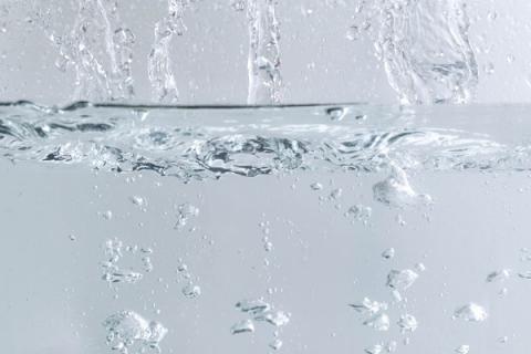 小分子水的功效与作用 小分子水的功效与作用它有害吗