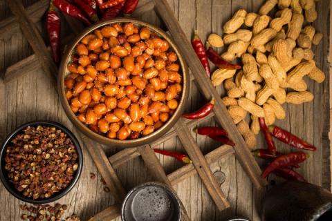 熟花生米的功效与作用 生花生米与熟花生米的功效与作用