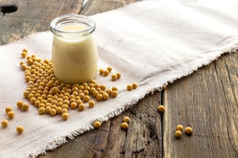 黄豆黑豆花生豆浆的功效与作用（黄豆黑豆红豆花生豆浆的功效）