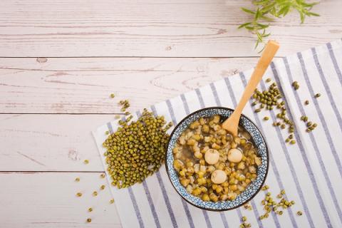 三豆汤的功效与作用 乌梅三豆汤的功效与作用