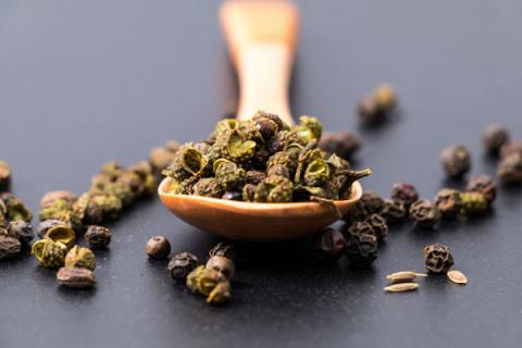 花椒黑籽的功效与作用 吃花椒的黑籽有什么害处