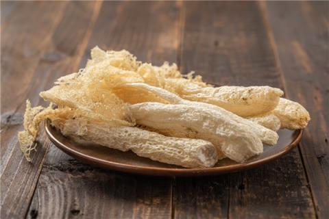 竹笙鸡汤的功效与作用（竹笙可以煲鸡汤吗）