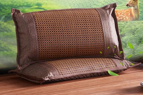 艾草做枕头的功效与作用(艾草做枕头的功效与作用禁忌)