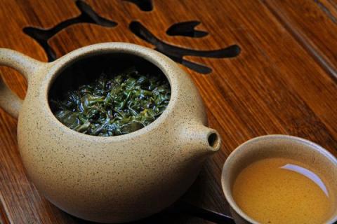 杜仲茶的功效与作用（女人喝杜仲茶的功效与作用）