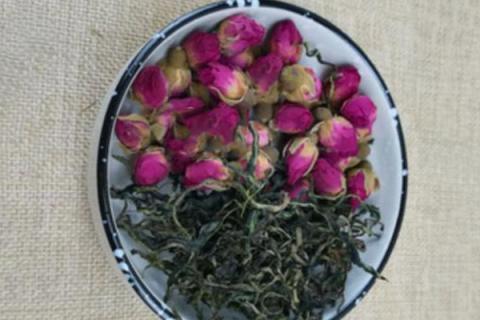 玫瑰花和蒲公英泡水喝的功效与作用 蒲公英水和玫瑰花泡水的功效
