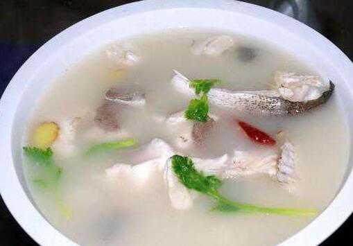 清炖鱼怎么做，清炖鱼的做法教程（清炖鱼的做法大全家常做法窍门）
