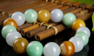 翡翠戴久变黄是假货吗 翡翠越戴越黄是不是假的