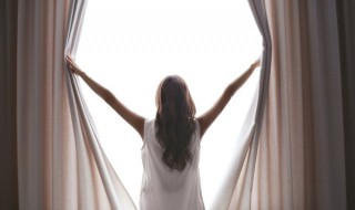 家里窗户要开着好还是关着好（装修窗户开着还是关着好）