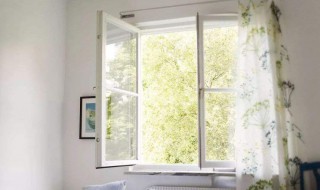 家里返潮应该关窗还是开窗（家里潮湿能开窗吗）