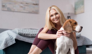 梦见狗咬人什么意思（做梦梦见狗咬人是什么意思）