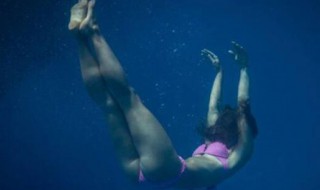 梦见别人淹死 梦见别人淹死在水里被捞起