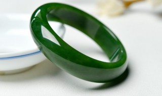 翡翠手镯评估 翡翠手镯的价值评估