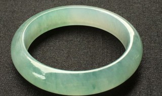 瓷底翡翠手镯 瓷底翡翠手镯价格