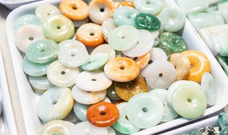 翡翠紫色等级（翡翠紫色等级和图片）