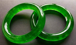 翡翠帝王绿（翡翠帝王绿手镯价格）