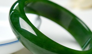 翡翠多少钱才算高档(中低档翡翠大概多少钱)