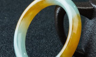 黄翡翠镯子的价格 黄翡玉手镯什么价