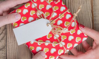 2022年情人节送男朋友什么礼物好（2021年情人节送女朋友什么礼物比较有意义）