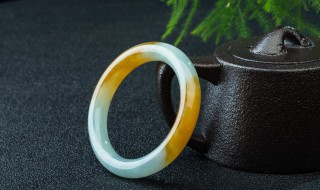 如何识别翡翠（如何鉴定翡翠的真假和好坏）