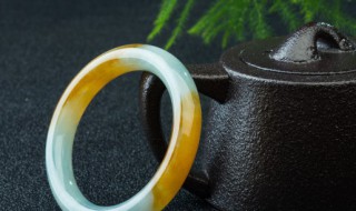 如何鉴定翡翠手镯（如何鉴定翡翠手镯?鉴定翡翠手镯方法）