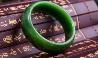 缅甸翡翠手镯多少钱 缅甸翡翠手镯多少钱一个