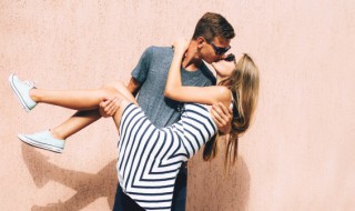 经典qq情侣网名（QQ 情侣网名）