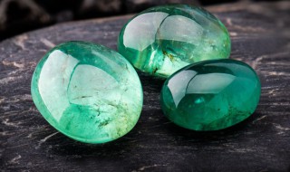 翡翠如意吊坠价格 翡翠如意吊坠价格是多少