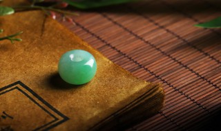 男士翡翠戒指款式 男款黄金翡翠戒指