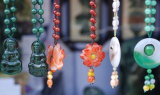 天然翡翠（天然翡翠值钱吗）