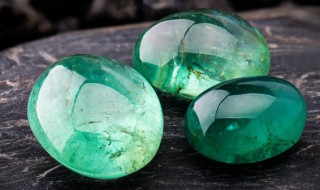 翡翠有几种绿（翡翠绿色分类）