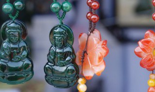 观音翡翠挂件佩戴注意 买翡翠玉观音挂件