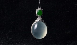 翡翠保平安(翡翠保平安的真实故事)