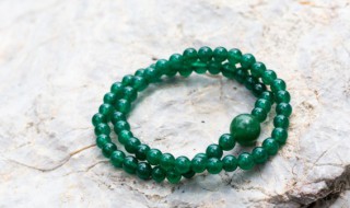 翡翠如何形成（翡翠如何形成的?）