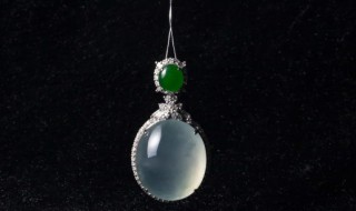 翡翠a吊坠大概多少钱（翡翠a 货吊坠大概价格）