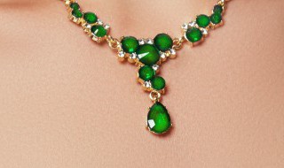 白色玻璃种翡翠价格（玻璃种翡翠市场价格）