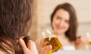 如何快速弄干头发没有吹风机（如何让头发快速干没有吹风机）