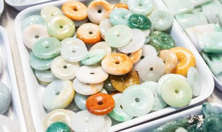 翡翠水种（种水翡翠是什么意思）