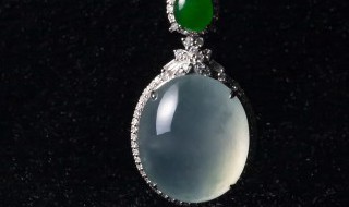 清代翡翠挂件 清代翡翠挂件拍卖