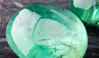 翡翠饰品价格（翡翠饰品批发市场价格）