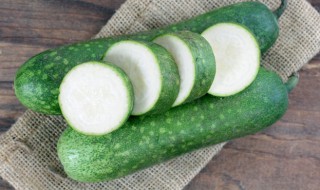 皮蛋冬瓜汤的家常做法(皮蛋冬瓜汤怎么做好吃窍门)