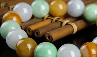 翡翠项链一般多少钱（想知道买的翡翠项链价值多少钱）