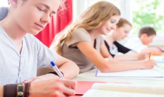 一个金字旁一个欠（一个金字旁一个欠念什么）