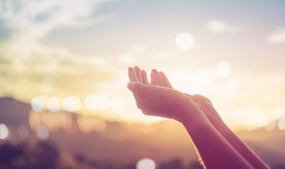 情人节送朋友祝福语 情人节送朋友祝福语短句