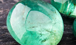 天然翡翠的价格 天然翡翠的价格是多少