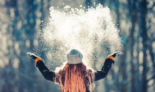 跟雪和爱情有关的诗句 雪与爱情的诗句