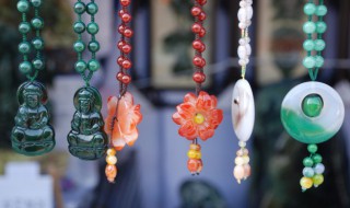 翡翠观音多少钱（糯冰种翡翠观音多少钱）