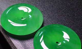 翡翠挂件值多少钱（翡翠挂件一般多少钱）