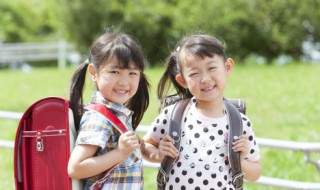 好听的双胞胎女孩名字（好听的双胞胎女孩名字有内涵）