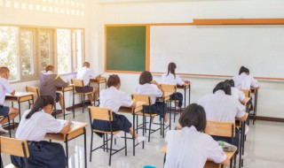 高三班级励志标语四篇（励志高三学生标语）