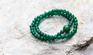 翡翠冰种怎么养（冰糯种翡翠可以养成冰种翡翠吗）